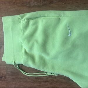 Nike Fleece Joggers. Color: Lt Lemon Twist